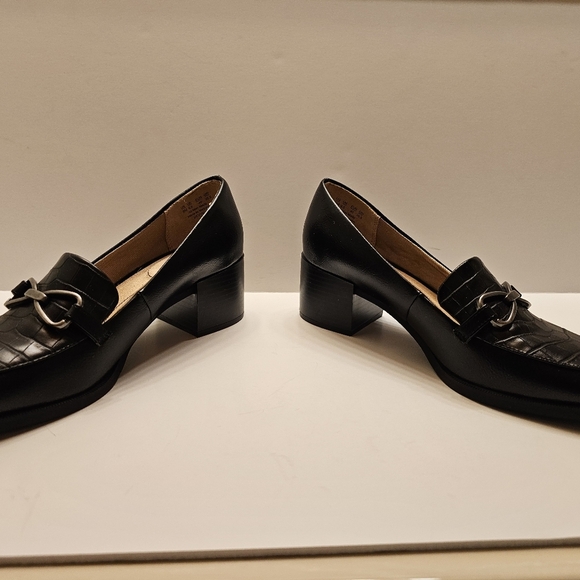 Life Stride Black Crocodile Pattern Loafers - Picture 4 of 9